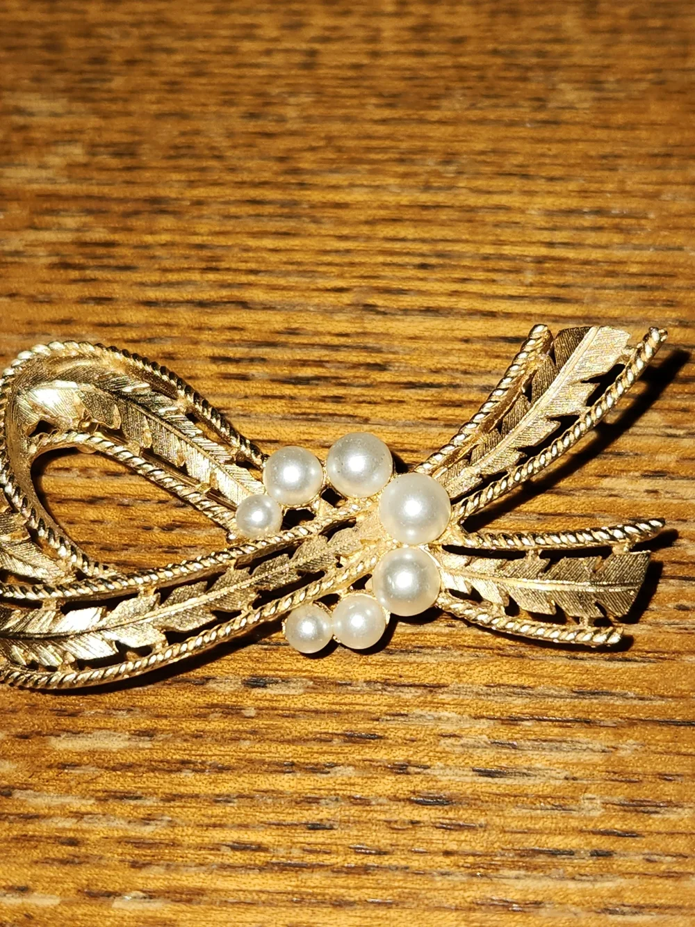 Crown Trifari elegant gold